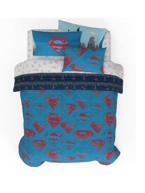 Superman 7-Piece Full Size Bed Set With Reversible Comforter & Pillowcases - DC